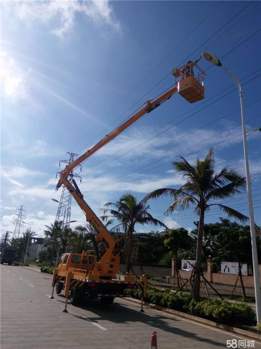 海口路燈維修車出租公司電話價(jià)格2_海口程吉高空作業(yè)車租賃.