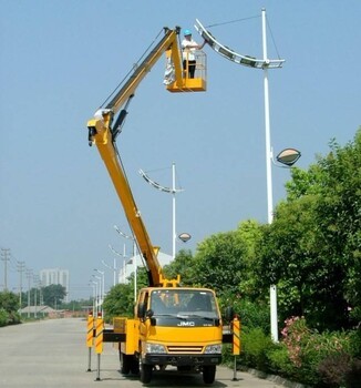 云南高空車出租登高車出租路燈安裝檢修車租賃